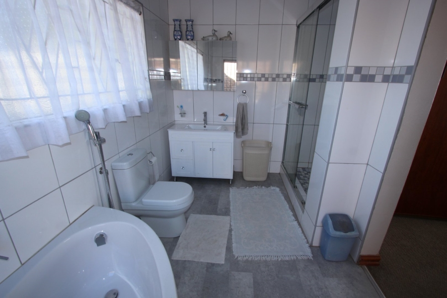 4 Bedroom Property for Sale in Riebeeckstad Free State